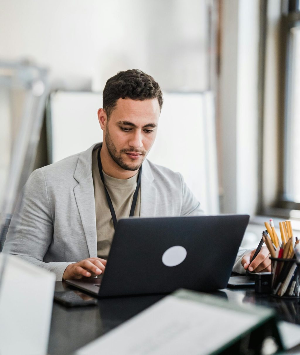 pexels-mizunokozuki-12903297